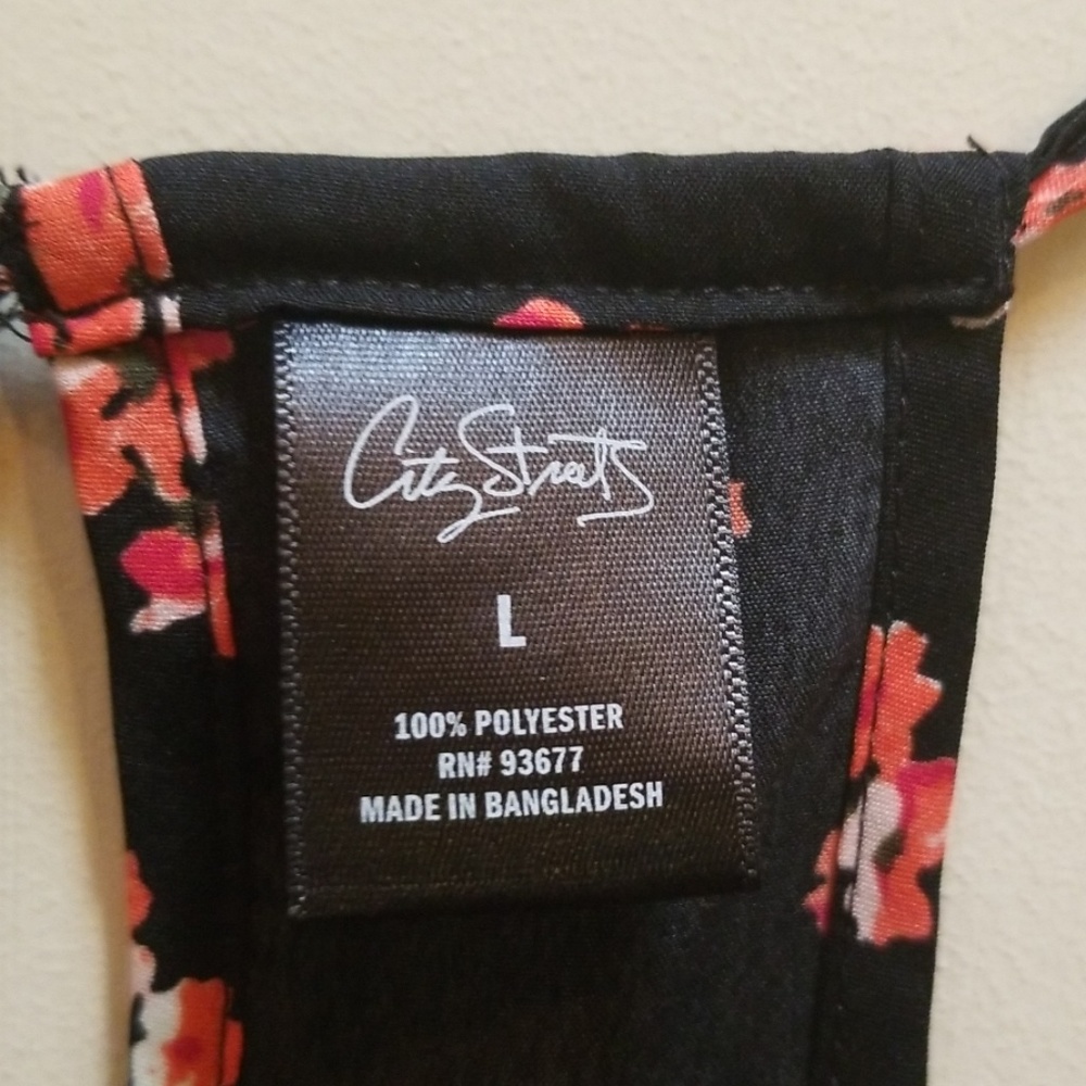 City Streets | Floral Spaghetti Strap Romper - Picture 6 of 8